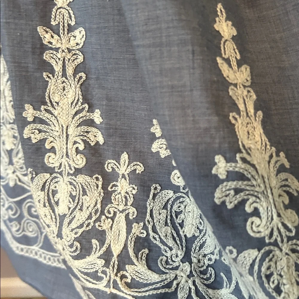 Blue and White Embroidered Blouse - Picture 3 of 6